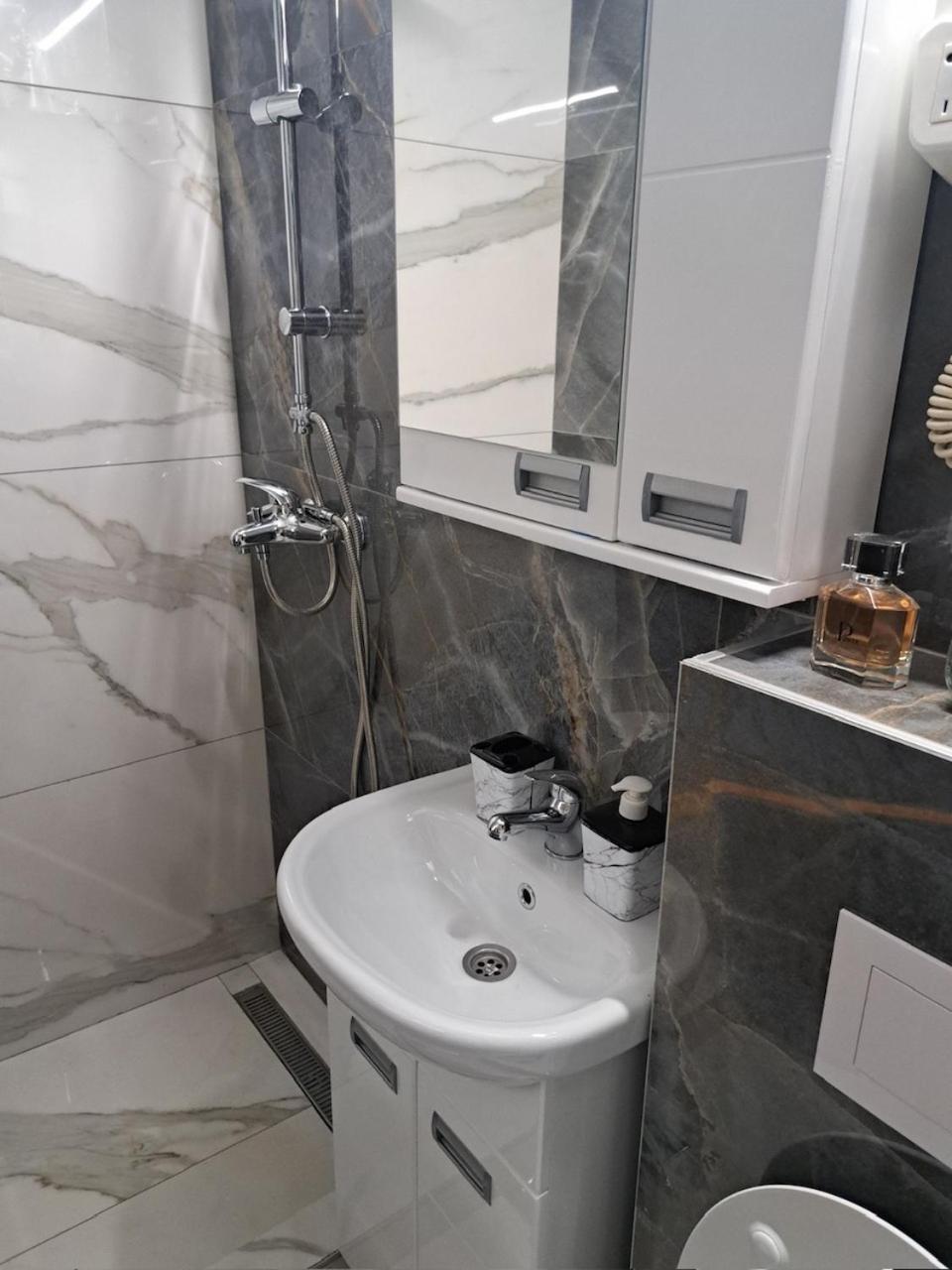 Apartman En Dusanovac Exteriér fotografie