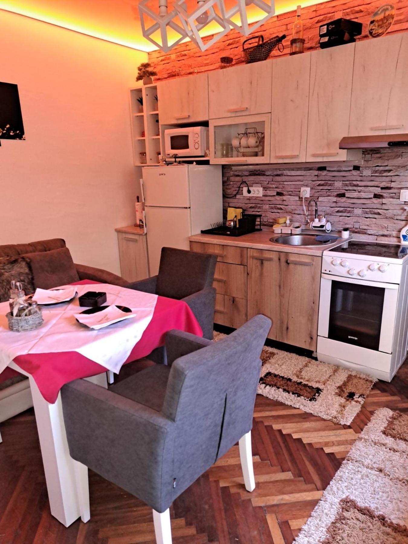 Apartman En Dusanovac Exteriér fotografie