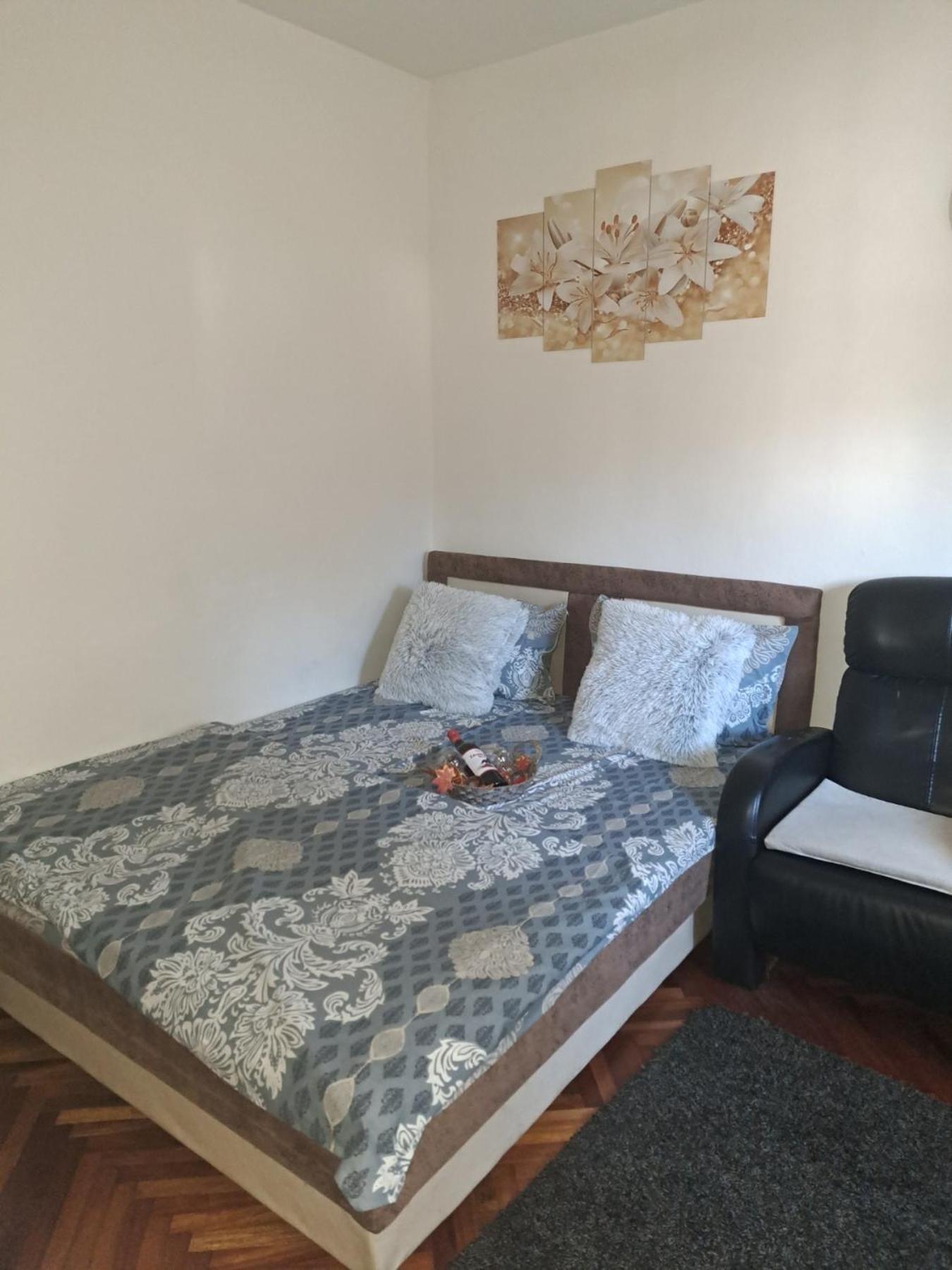 Apartman En Dusanovac Exteriér fotografie